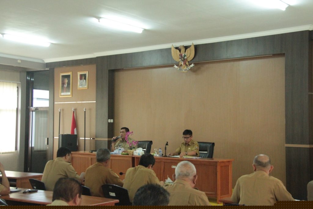 TINGKATKAN KINERJA, WALIKOTA GELAR BRIEFING STAFF